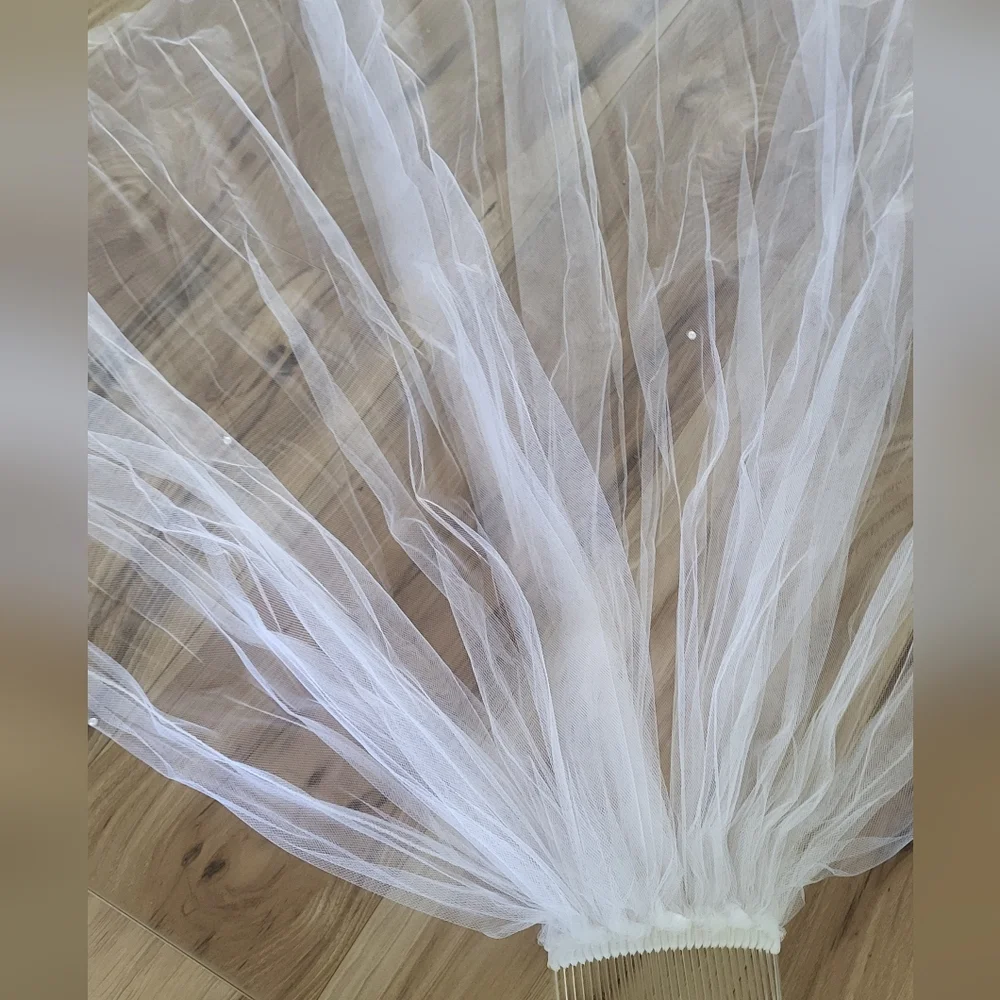 Wedding crown and veil - Picture 4 of 9